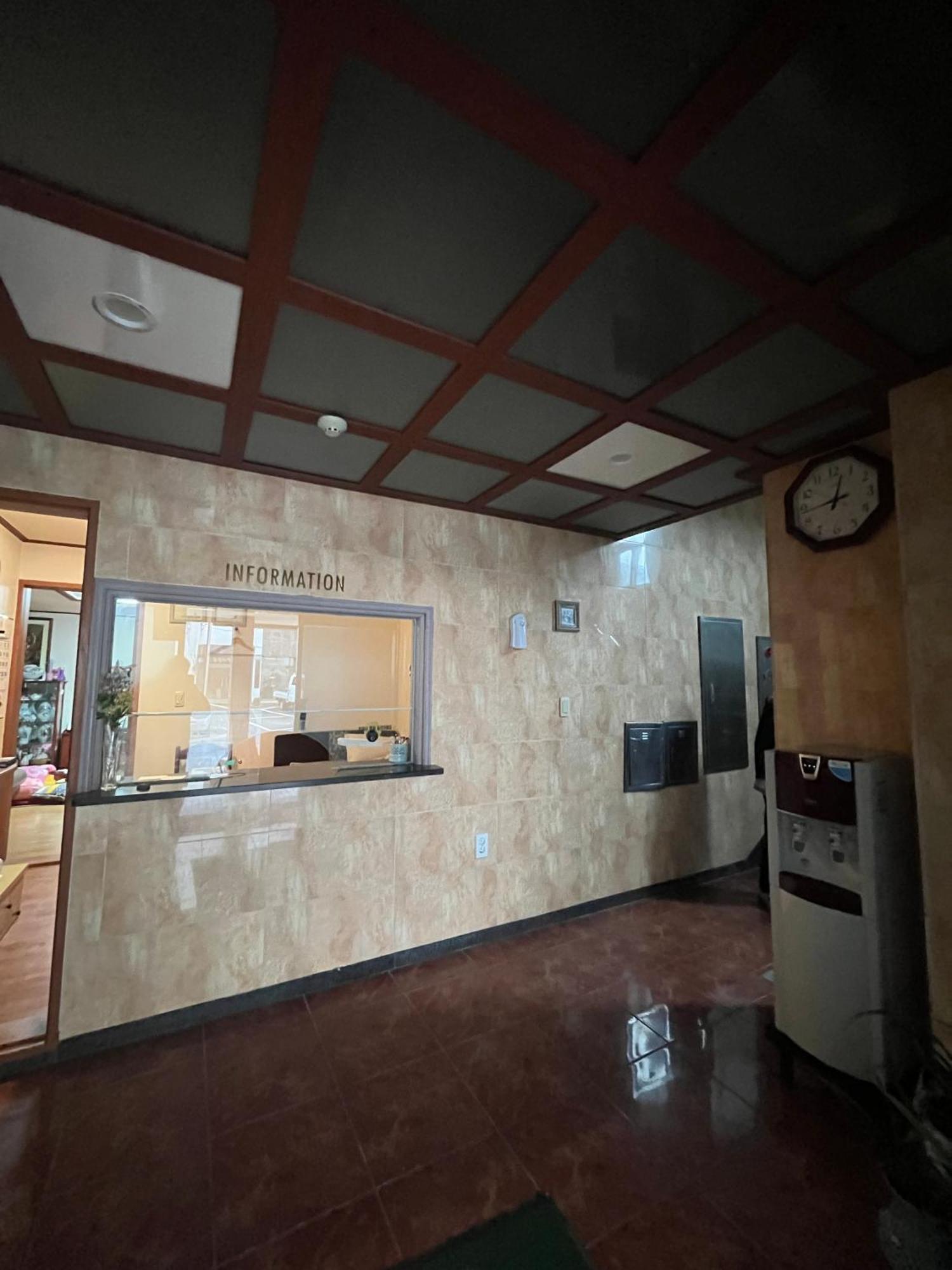 Oreum Motel Jeju Exterior foto