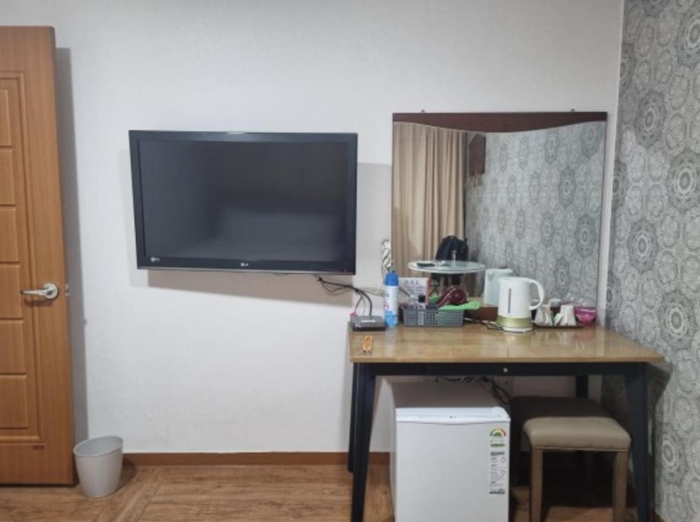 Oreum Motel Jeju Exterior foto